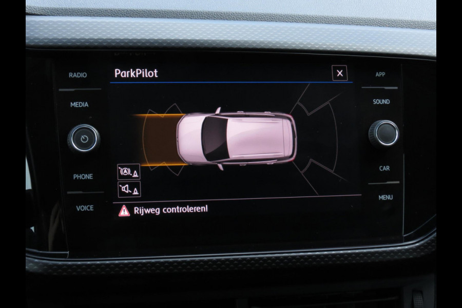 Volkswagen T-Cross 1.0 TSI Life | APPLE CARPLAY | LM VELGEN | DAB+ | ADAPTIVE CRUISE CONTROL | PARKEERSENSORS | BLIND SPOT |