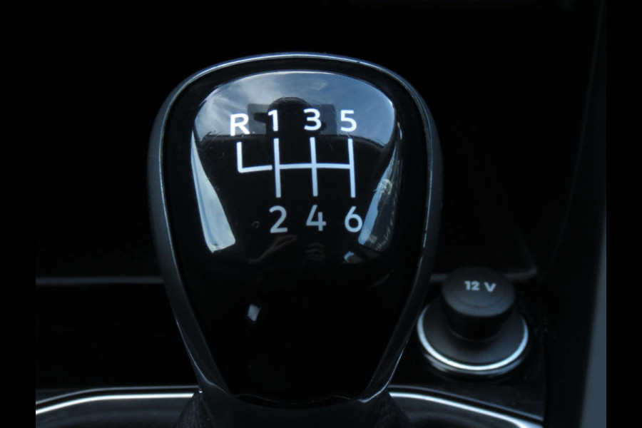 Volkswagen T-Cross 1.0 TSI Life | APPLE CARPLAY | LM VELGEN | DAB+ | ADAPTIVE CRUISE CONTROL | PARKEERSENSORS | BLIND SPOT |