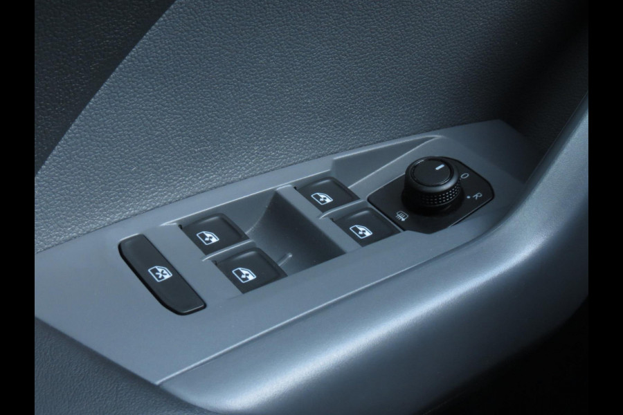 Volkswagen T-Cross 1.0 TSI Life | APPLE CARPLAY | LM VELGEN | DAB+ | ADAPTIVE CRUISE CONTROL | PARKEERSENSORS | BLIND SPOT |