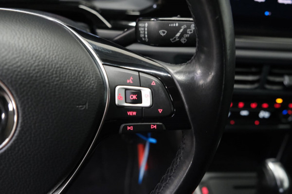 Volkswagen Polo 1.0 TSI R-Line Automaat - N.A.P. Airco, Cruise, Navi, PDC.