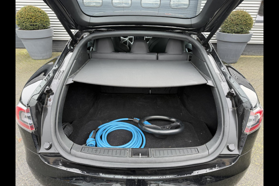 Tesla Model S 75D Base | Plaid Stuur | Auto Pilot | Panoramadak | Camera | Stoelverwarming |
