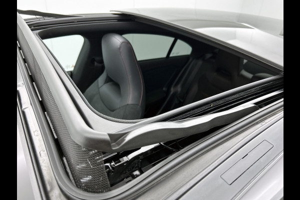 Mercedes-Benz CLA-Klasse 180 AMG Line  Panoramadakj | 5 spaaks lichtmetalen velgen | Navigatie | Parking support met 360 grade camera Inclusief 24 maanden Mercedes-Benz Certified garantie voor Europa.
