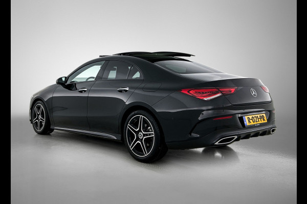 Mercedes-Benz CLA-Klasse 180 AMG Line  Panoramadakj | 5 spaaks lichtmetalen velgen | Navigatie | Parking support met 360 grade camera Inclusief 24 maanden Mercedes-Benz Certified garantie voor Europa.