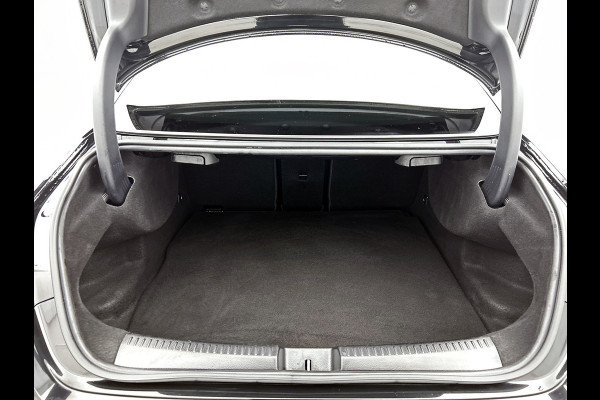 Mercedes-Benz CLA-Klasse 180 AMG Line  Panoramadakj | 5 spaaks lichtmetalen velgen | Navigatie | Parking support met 360 grade camera Inclusief 24 maanden Mercedes-Benz Certified garantie voor Europa.