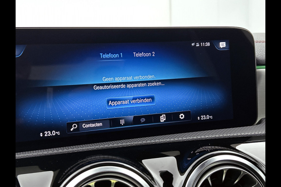 Mercedes-Benz CLA-Klasse 180 AMG Line  Panoramadakj | 5 spaaks lichtmetalen velgen | Navigatie | Parking support met 360 grade camera Inclusief 24 maanden Mercedes-Benz Certified garantie voor Europa.