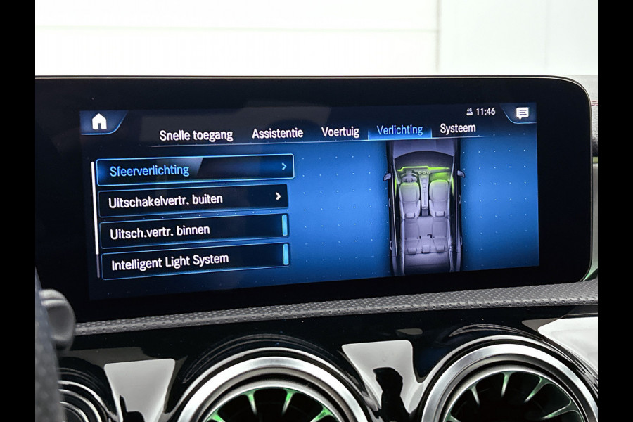 Mercedes-Benz CLA-Klasse 180 AMG Line  Panoramadakj | 5 spaaks lichtmetalen velgen | Navigatie | Parking support met 360 grade camera Inclusief 24 maanden Mercedes-Benz Certified garantie voor Europa.