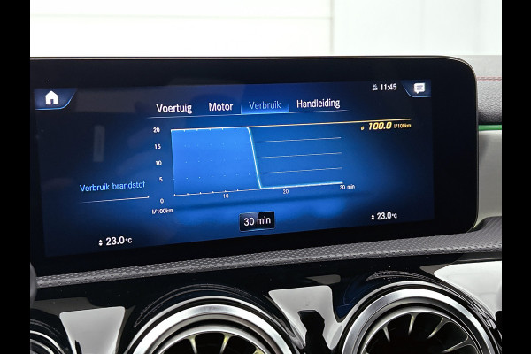 Mercedes-Benz CLA-Klasse 180 AMG Line  Panoramadakj | 5 spaaks lichtmetalen velgen | Navigatie | Parking support met 360 grade camera Inclusief 24 maanden Mercedes-Benz Certified garantie voor Europa.