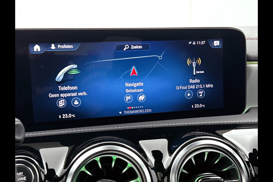 Mercedes-Benz CLA-Klasse 180 AMG Line  Panoramadakj | 5 spaaks lichtmetalen velgen | Navigatie | Parking support met 360 grade camera Inclusief 24 maanden Mercedes-Benz Certified garantie voor Europa.