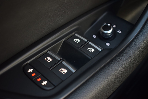 Audi A4 2.0 TFSI 252pk S-line | Pano | Leer | Virtual | HUD | Camera | Trekhaak