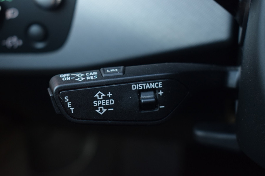 Audi A4 2.0 TFSI 252pk S-line | Pano | Leer | Virtual | HUD | Camera | Trekhaak