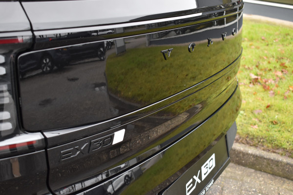 Volvo EX30 Extended Range 272PK Black Edition 69 kWh | H&K | 20" LMV | Elektr. Stoel | ACC | Camera | BLIS |