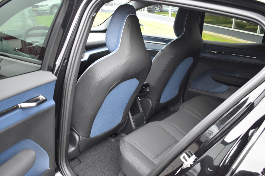 Volvo EX30 Extended Range 272PK Black Edition 69 kWh | H&K | 20" LMV | Elektr. Stoel | ACC | Camera | BLIS |