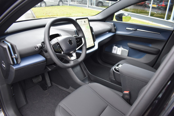 Volvo EX30 Extended Range 272PK Black Edition 69 kWh | H&K | 20" LMV | Elektr. Stoel | ACC | Camera | BLIS |
