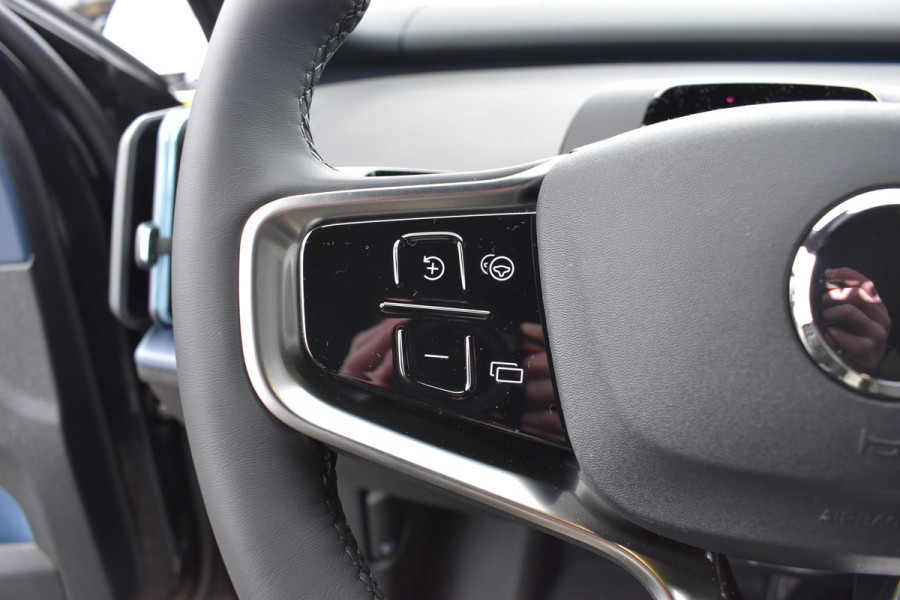 Volvo EX30 Extended Range 272PK Black Edition 69 kWh | H&K | 20" LMV | Elektr. Stoel | ACC | Camera | BLIS |