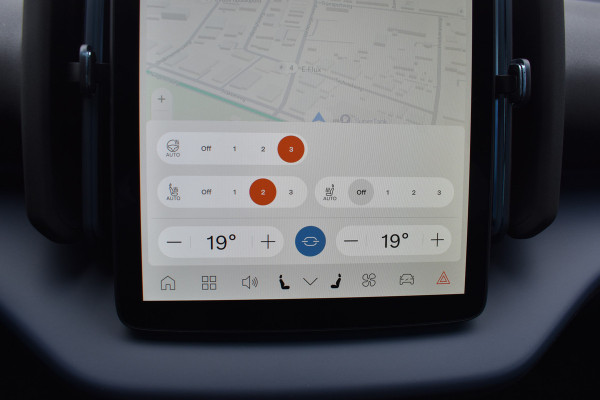 Volvo EX30 Extended Range 272PK Black Edition 69 kWh | H&K | 20" LMV | Elektr. Stoel | ACC | Camera | BLIS |