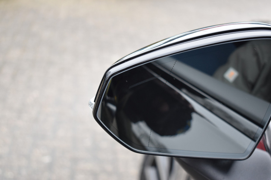 Volvo EX30 Extended Range 272PK Black Edition 69 kWh | H&K | 20" LMV | Elektr. Stoel | ACC | Camera | BLIS |