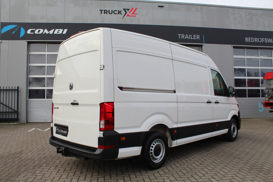 Volkswagen Crafter 35t 2.0 TDI L3H3 > Leer/Navi/Trekhaak/parkeersensoren...