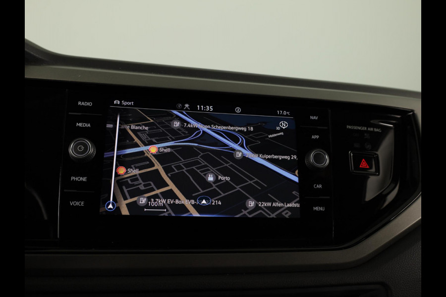 Volkswagen Polo 1.0 TSI Comfortline Business 95 PK | Navigatie | Parkeersensoren voor en achter | Automatische airco |