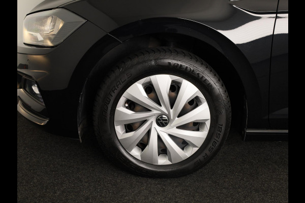 Volkswagen Polo 1.0 TSI Comfortline Business 95 PK | Navigatie | Parkeersensoren voor en achter | Automatische airco |
