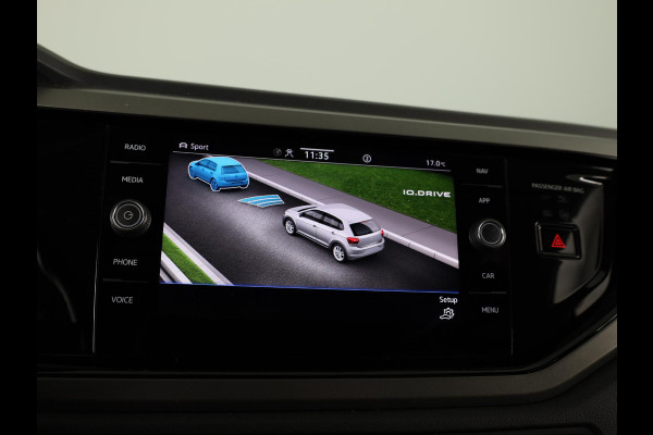 Volkswagen Polo 1.0 TSI Comfortline Business 95 PK | Navigatie | Parkeersensoren voor en achter | Automatische airco |