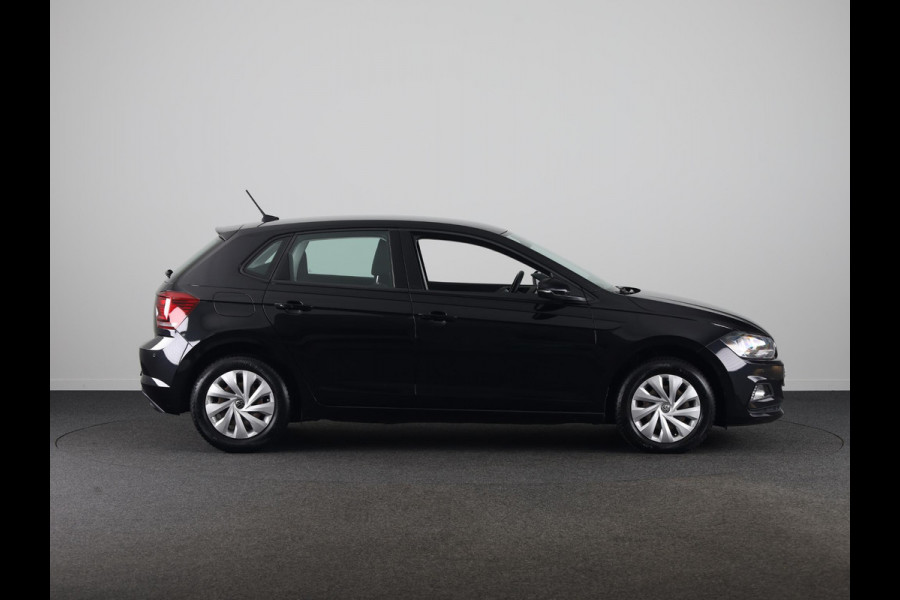 Volkswagen Polo 1.0 TSI Comfortline Business 95 PK | Navigatie | Parkeersensoren voor en achter | Automatische airco |