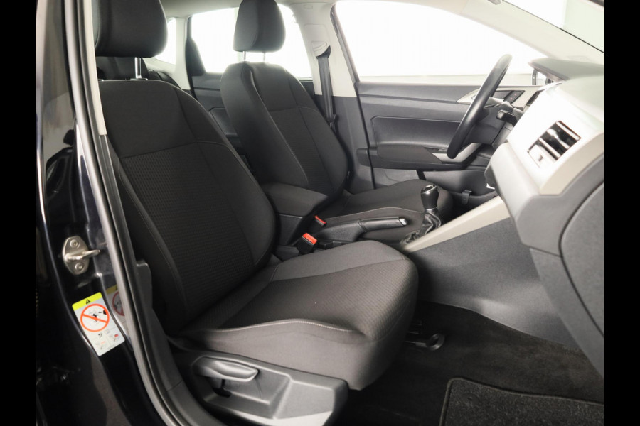 Volkswagen Polo 1.0 TSI Comfortline Business 95 PK | Navigatie | Parkeersensoren voor en achter | Automatische airco |