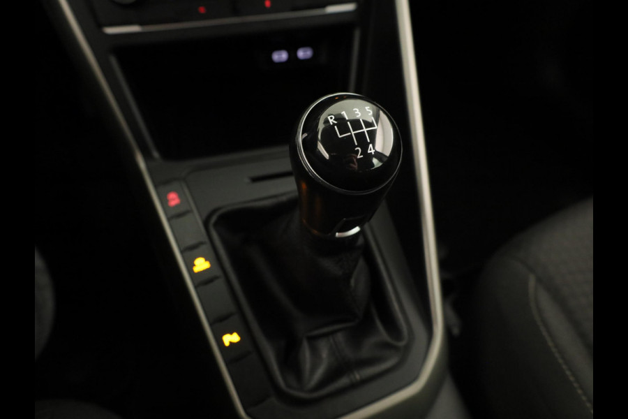 Volkswagen Polo 1.0 TSI Comfortline Business 95 PK | Navigatie | Parkeersensoren voor en achter | Automatische airco |