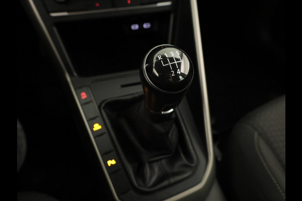 Volkswagen Polo 1.0 TSI Comfortline Business 95 PK | Navigatie | Parkeersensoren voor en achter | Automatische airco |