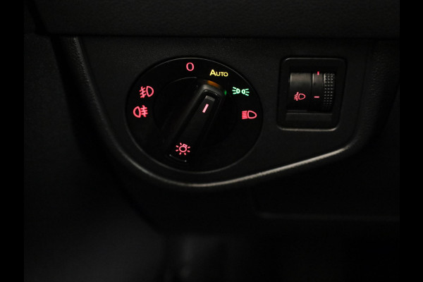 Volkswagen Polo 1.0 TSI Comfortline Business 95 PK | Navigatie | Parkeersensoren voor en achter | Automatische airco |