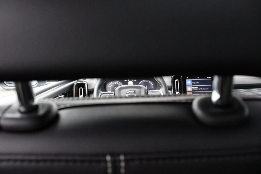 Volvo XC40 1.5 T5 Recharge R-Design | Harman/Kardon | Adaptive Cruise Control | Stoelverwarming | Panorama Dak | Camera | Navigatie | Lederen Bekleding | Electrische Klep |