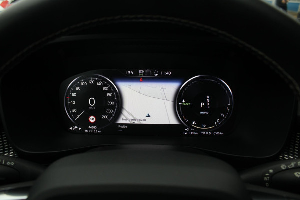 Volvo XC40 1.5 T5 Recharge R-Design | Harman/Kardon | Adaptive Cruise Control | Stoelverwarming | Panorama Dak | Camera | Navigatie | Lederen Bekleding | Electrische Klep |
