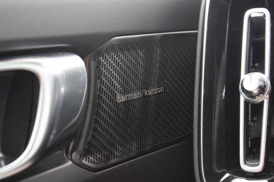 Volvo XC40 1.5 T5 Recharge R-Design | Harman/Kardon | Adaptive Cruise Control | Stoelverwarming | Panorama Dak | Camera | Navigatie | Lederen Bekleding | Electrische Klep |