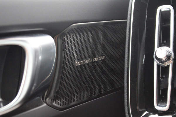 Volvo XC40 1.5 T5 Recharge R-Design | Harman/Kardon | Adaptive Cruise Control | Stoelverwarming | Panorama Dak | Camera | Navigatie | Lederen Bekleding | Electrische Klep |