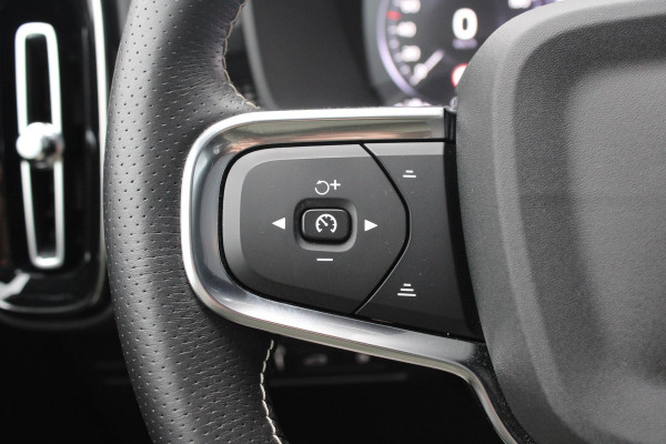 Volvo XC40 1.5 T5 Recharge R-Design | Harman/Kardon | Adaptive Cruise Control | Stoelverwarming | Panorama Dak | Camera | Navigatie | Lederen Bekleding | Electrische Klep |