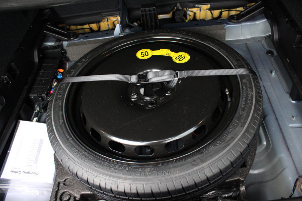 Volvo XC40 1.5 T5 Recharge R-Design | Harman/Kardon | Adaptive Cruise Control | Stoelverwarming | Panorama Dak | Camera | Navigatie | Lederen Bekleding | Electrische Klep |