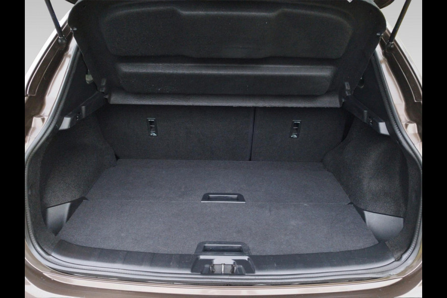 Nissan QASHQAI 1.6 N-Connecta | Trekhaak | Stoelverwarming Half leder | 360 Camera | Comfort pakket