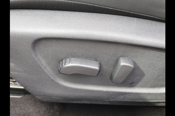 Nissan QASHQAI 1.6 N-Connecta | Trekhaak | Stoelverwarming Half leder | 360 Camera | Comfort pakket