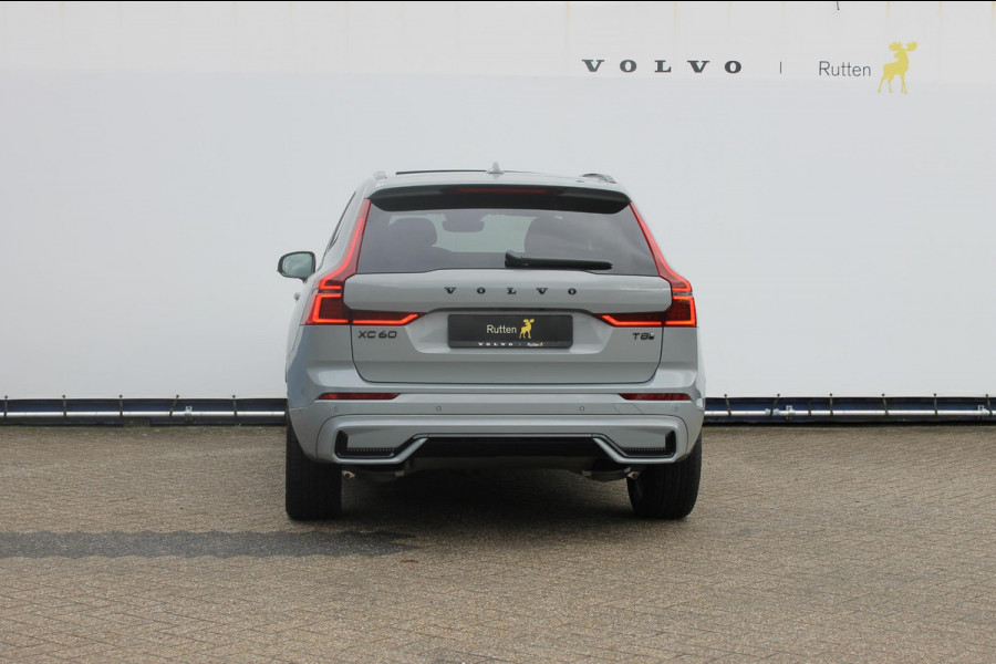 Volvo XC60 T8 Plug-in hybrid 455PK AWD Plus Black Edition Head-up display / Panoramisch schuif-kanteldak / Luchtvering / Trekhaak / 360graden camera / Google Infotainment