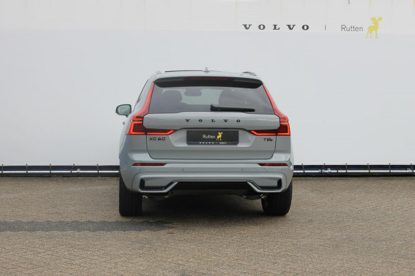 Volvo XC60 T8 Plug-in hybrid 455PK AWD Plus Black Edition Head-up display / Panoramisch schuif-kanteldak / Luchtvering / Trekhaak / 360graden camera / Google Infotainment