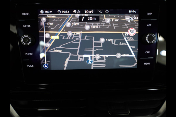 Volkswagen T-Roc 1.5 TSI R-Line 150 PK DSG | Navigatie | Trekhaak afneembaar | ErgoActive Stoel Pakket | Parkeercamera |