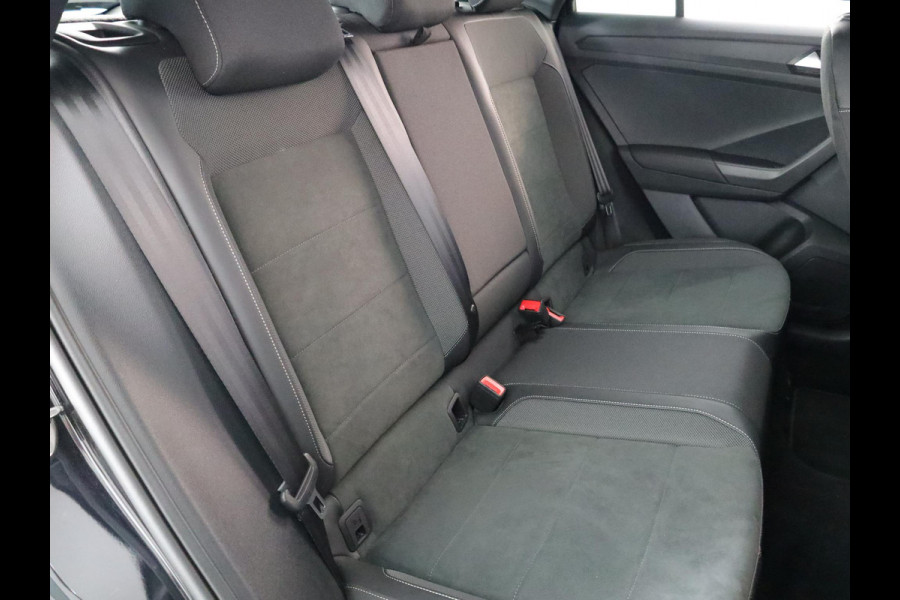 Volkswagen T-Roc 1.5 TSI R-Line 150 PK DSG | Navigatie | Trekhaak afneembaar | ErgoActive Stoel Pakket | Parkeercamera |