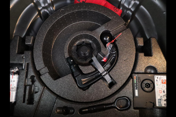 Volkswagen T-Roc 1.5 TSI R-Line 150 PK DSG | Navigatie | Trekhaak afneembaar | ErgoActive Stoel Pakket | Parkeercamera |