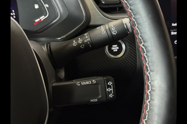 Renault Captur 1.3 TCe 140 R.S. Line Groot navi | Acc | Blindspot | Stoel&Stuur verwarming | 360 100% Renault Dealer onderhouden