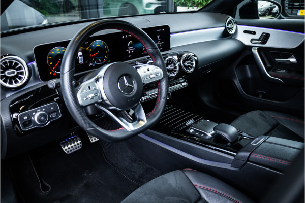 Mercedes-Benz A-Klasse A180 Business Solution AMG - AMG Line | Panorama | Memory | Sfeerverlichting
