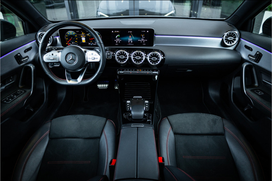 Mercedes-Benz A-Klasse A180 Business Solution AMG - AMG Line | Panorama | Memory | Sfeerverlichting
