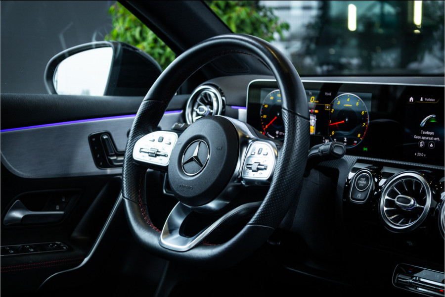 Mercedes-Benz A-Klasse A180 Business Solution AMG - AMG Line | Panorama | Memory | Sfeerverlichting