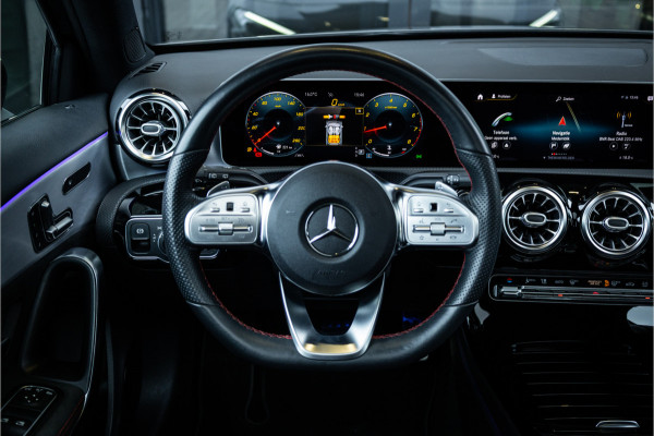 Mercedes-Benz A-Klasse A180 Business Solution AMG - AMG Line | Panorama | Memory | Sfeerverlichting
