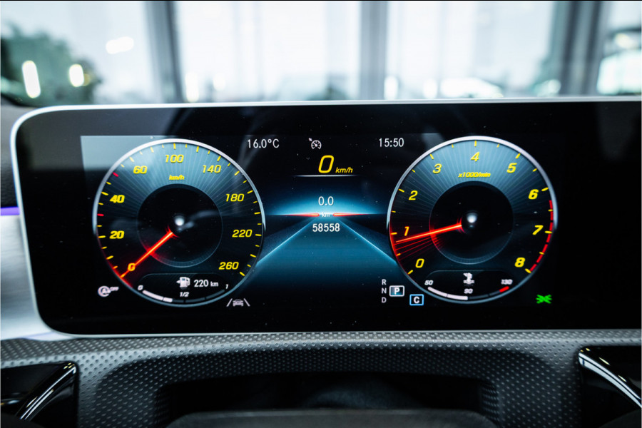 Mercedes-Benz A-Klasse A180 Business Solution AMG - AMG Line | Panorama | Memory | Sfeerverlichting