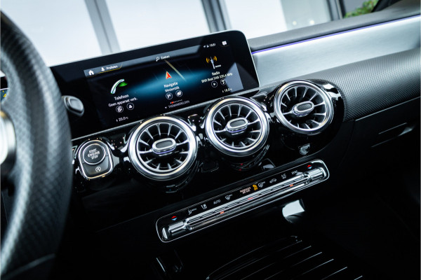 Mercedes-Benz A-Klasse A180 Business Solution AMG - AMG Line | Panorama | Memory | Sfeerverlichting