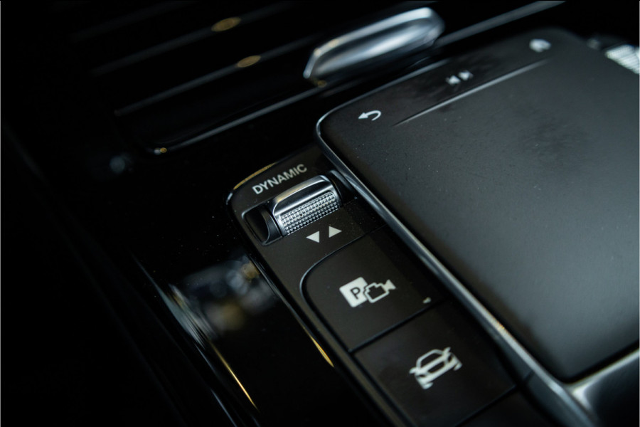 Mercedes-Benz A-Klasse A180 Business Solution AMG - AMG Line | Panorama | Memory | Sfeerverlichting